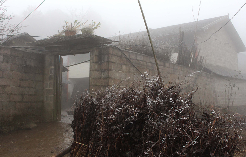 Mèo Vạc chìm trong băng giá, rét dưới -3 độ C